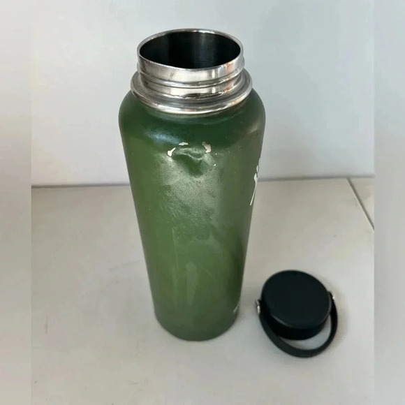 Olive Green 40 oz Hydro Flask - Picture 3 of 4